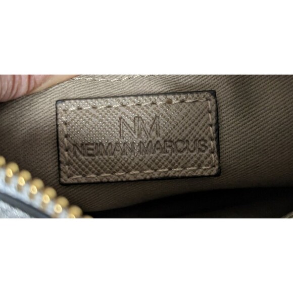 NEW~Neiman Marcus Silver Metallic Fabric Wristlet/Bag/Pouch - Picture 5 of 5